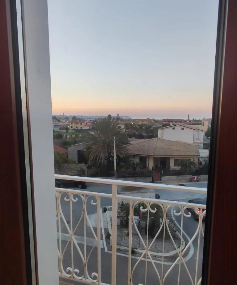 Casa Di Mitri Bed & Breakfast Carini Italy